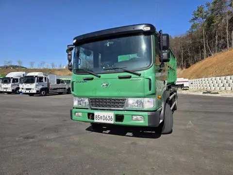 현대 메가트럭 5톤 암롤 2019년식 메가트럭 암롤 정면